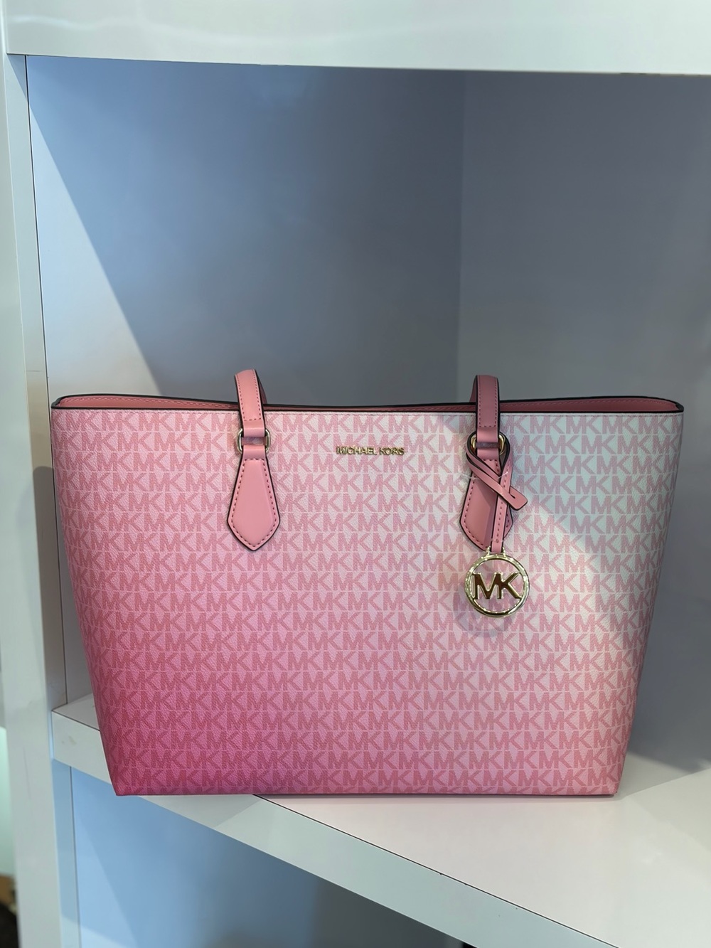 MICHAEL KORS Sheila Large Ombre Signature Logo Tote Bag and wallet Set
Carnation - Picture 10 of 16